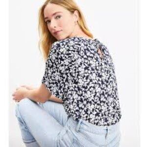 LOFT Black and White Floral Short Sleeve Blouse